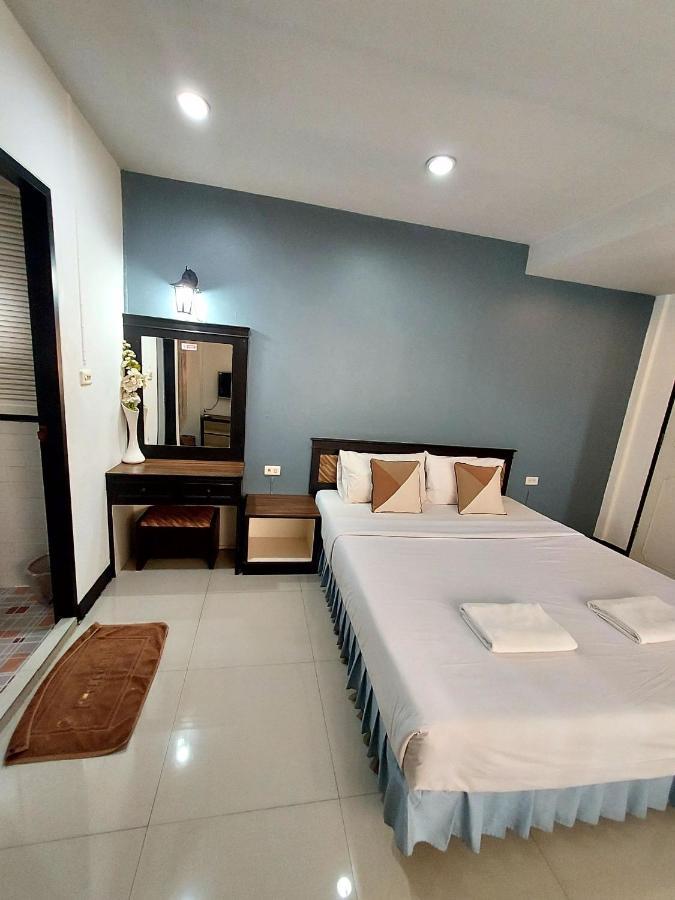 Traveller Inn Hotel Чиангмай Экстерьер фото
