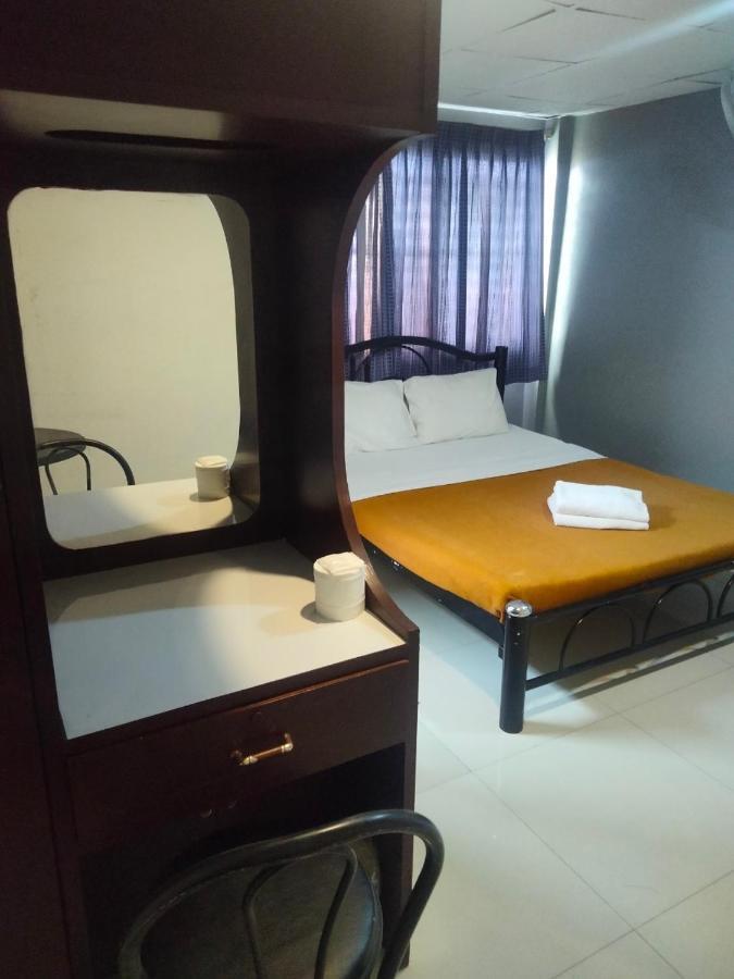 Traveller Inn Hotel Чиангмай Экстерьер фото