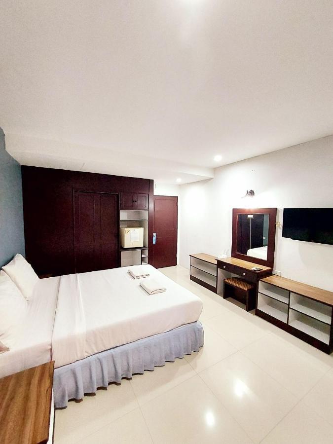 Traveller Inn Hotel Чиангмай Экстерьер фото