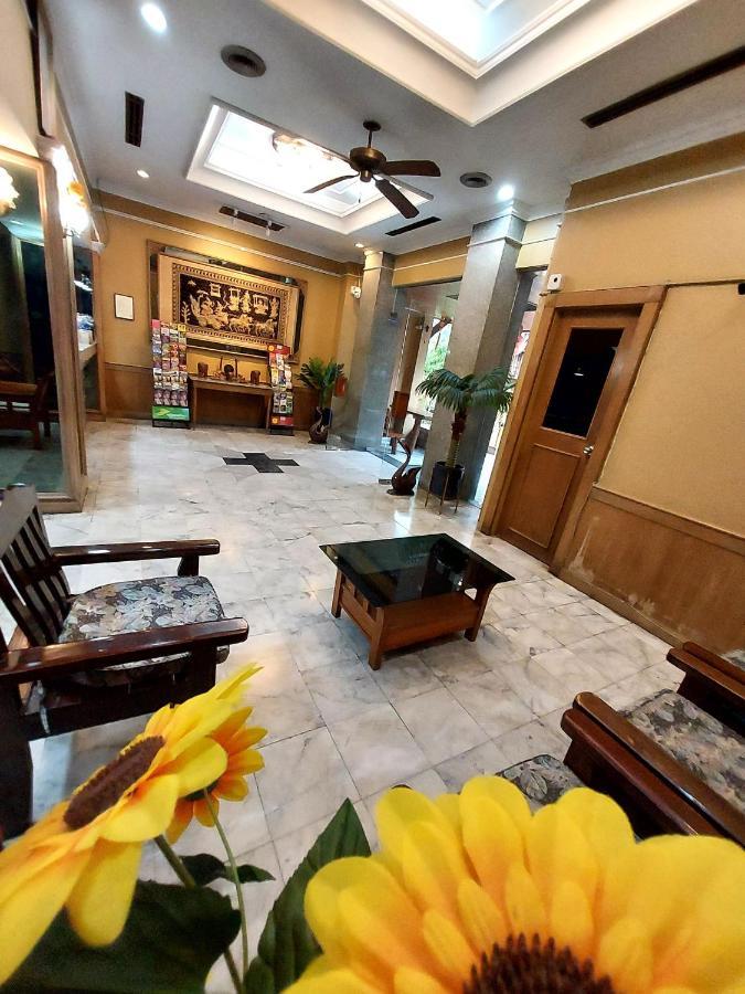 Traveller Inn Hotel Чиангмай Экстерьер фото