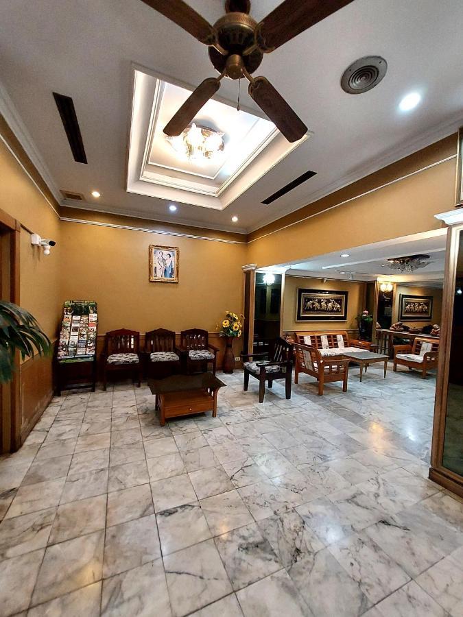 Traveller Inn Hotel Чиангмай Экстерьер фото