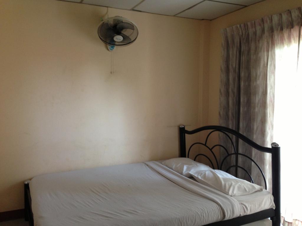Traveller Inn Hotel Чиангмай Номер фото