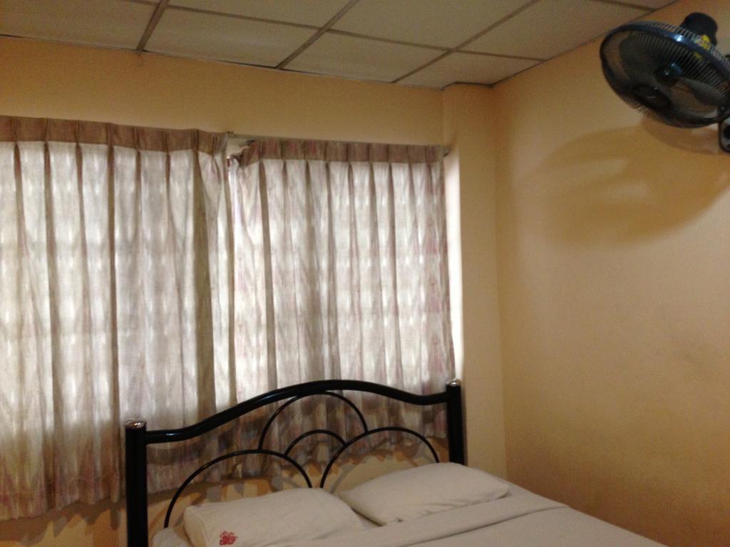 Traveller Inn Hotel Чиангмай Экстерьер фото