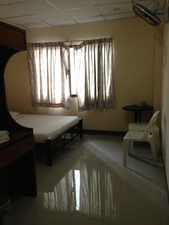 Traveller Inn Hotel Чиангмай Экстерьер фото