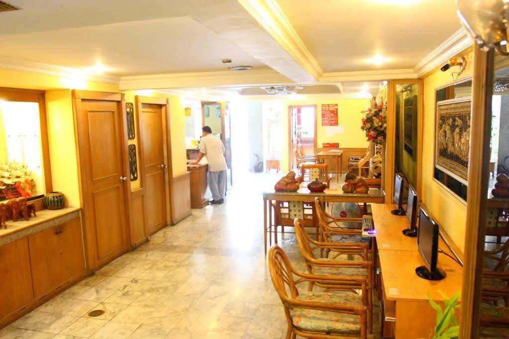 Traveller Inn Hotel Чиангмай Экстерьер фото